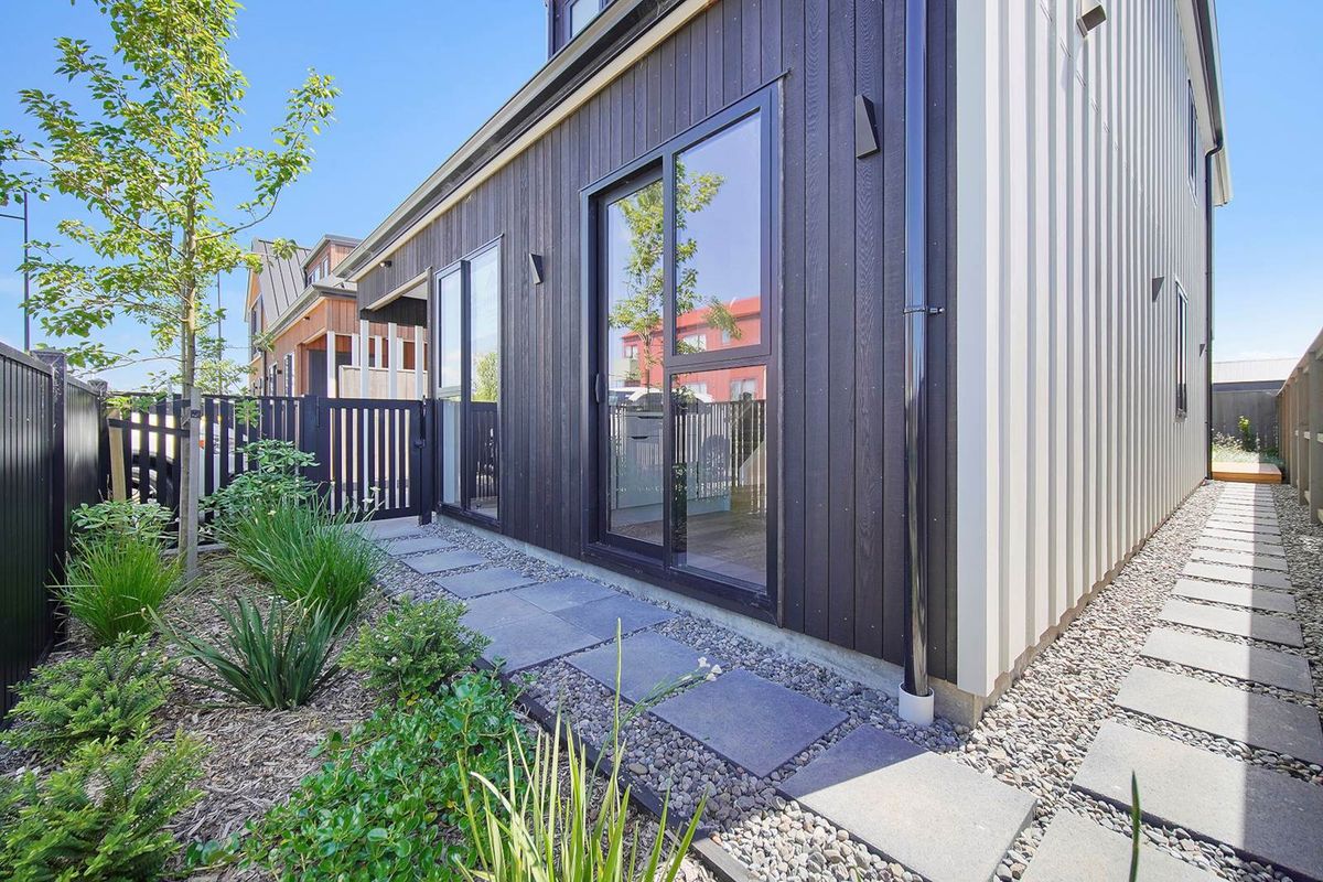Architectural Elegance Meets Smart Living - View 4