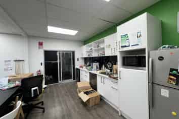 Cost-Effective City Fringe Office Space!