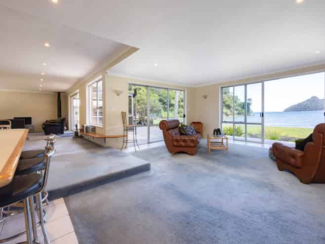 13 Foster Avenue, Huia