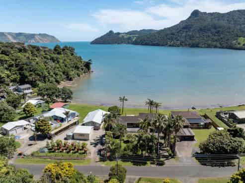 13 Foster Avenue, Huia