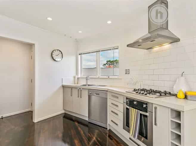 15 Saffron Street, Birkdale