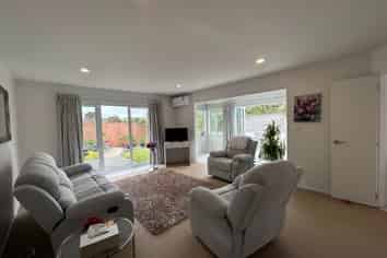 10B Tipene Place, Meadowbank