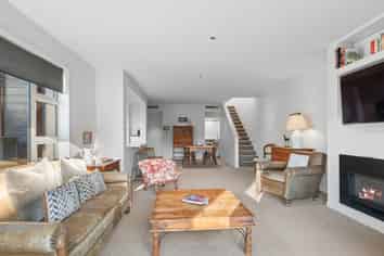 93 Holly Road, Saint Albans