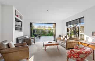 93 Holly Road, Saint Albans