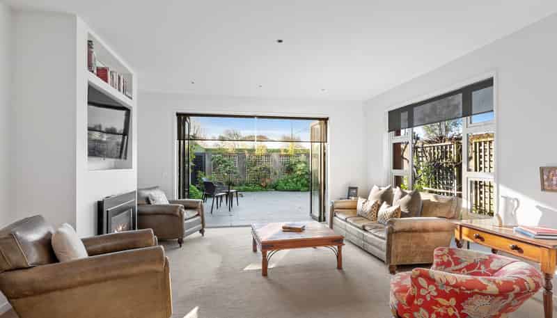 93 Holly Road, Saint Albans