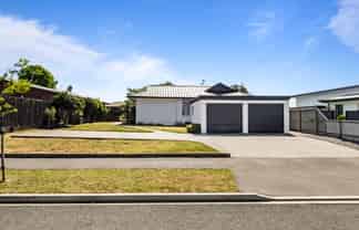 8 Woodham Drive, Allenton