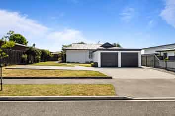 8 Woodham Drive, Allenton