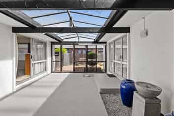 8 Woodham Drive, Allenton