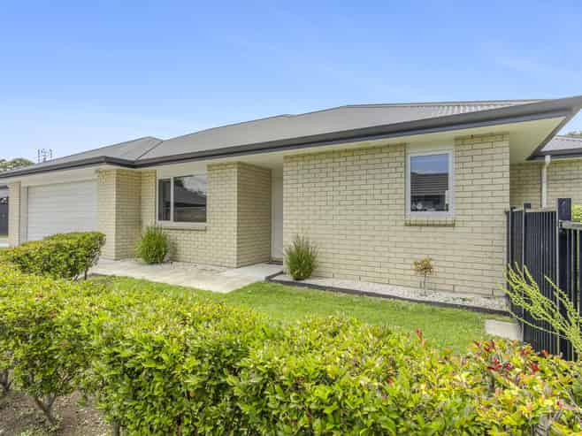 6 Moore Street, Leamington