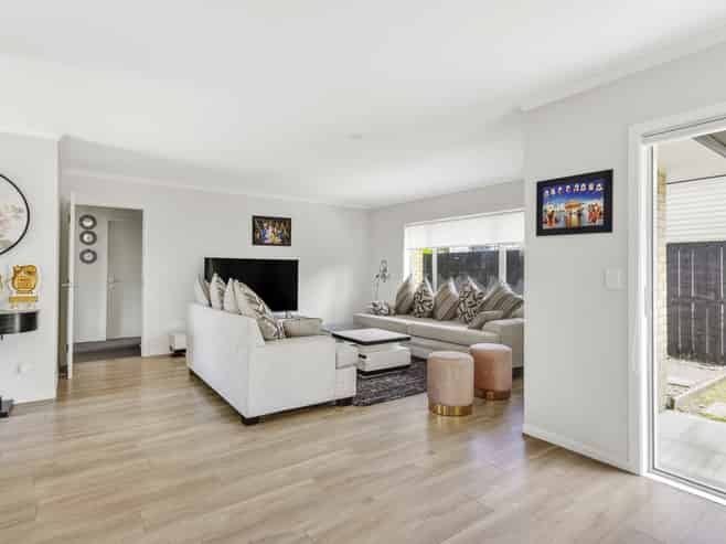 6 Moore Street, Leamington