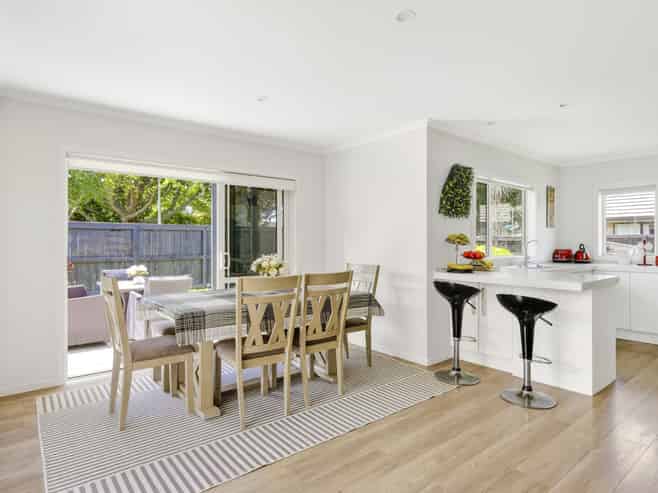 6 Moore Street, Leamington