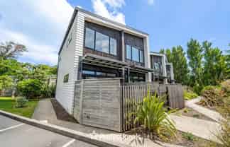 1 Glen Evans Crescent, Fairfield