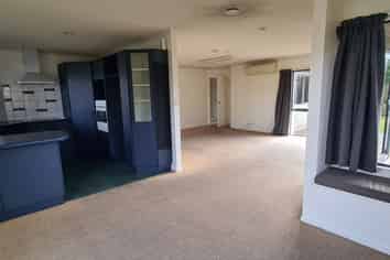 196 Thomas Road, Rototuna North