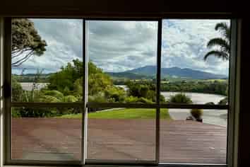 12 Tutchen Avenue, Raglan