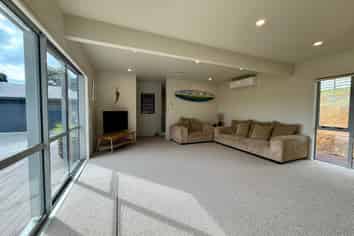 12 Tutchen Avenue, Raglan