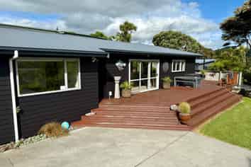 12 Tutchen Avenue, Raglan