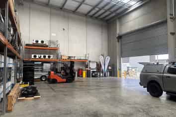 Quality 783sqm warehouse in Wiri