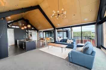 3/2 Mahana Place, Raglan