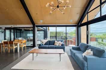 3/2 Mahana Place, Raglan