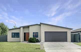 1 Kain Place, Frimley