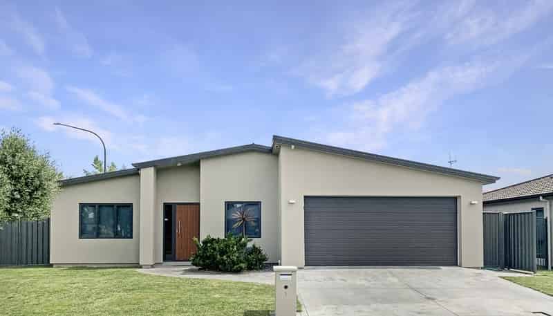 1 Kain Place, Frimley