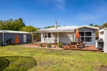 3 Holton Road, Amberley