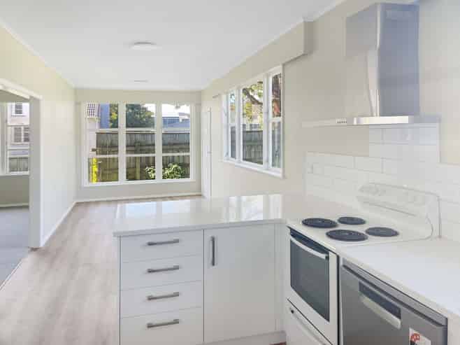 24 Cornwall Street, Belmont