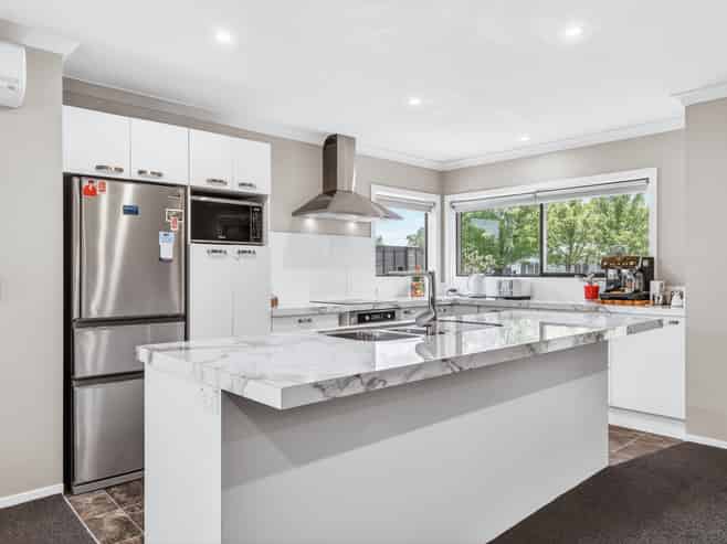 13 Maison Way, Rangatira Park