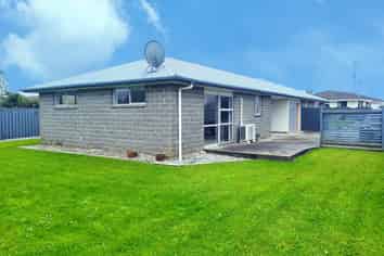 68B Henley Street, Westport