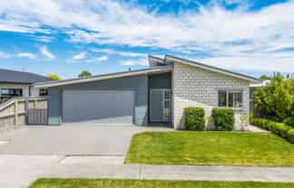 18 Corsair Crescent, Burleigh