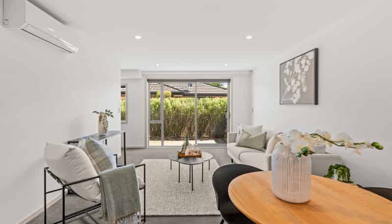 2/372 Worcester Street, Linwood