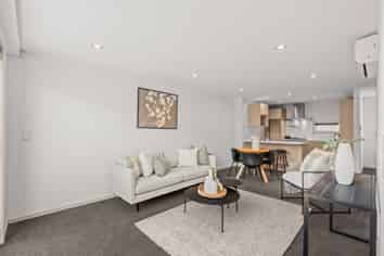 2/372 Worcester Street, Linwood