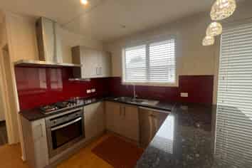 25 Astley Ave, New Lynn