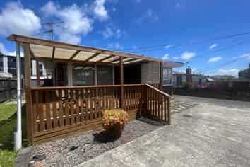 25 Astley Ave, New Lynn