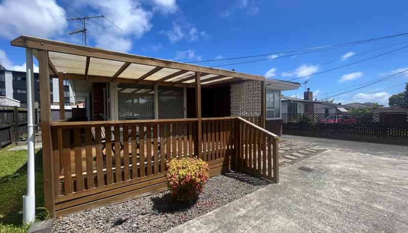 25 Astley Ave, New Lynn