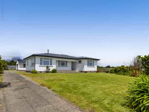 1138 Junction Road, Egmont Village