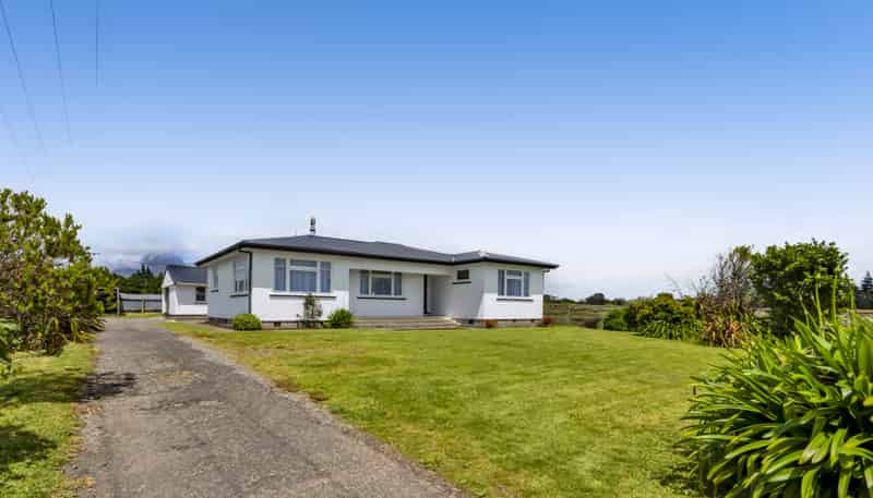 1138 Junction Road, Egmont Village