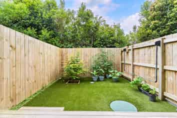 7/241 Don Buck Road, Massey