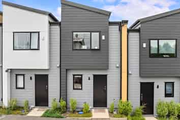 7/241 Don Buck Road, Massey