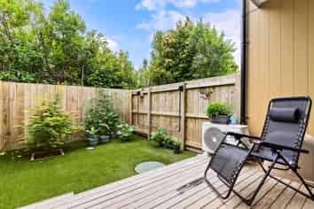 7/241 Don Buck Road, Massey