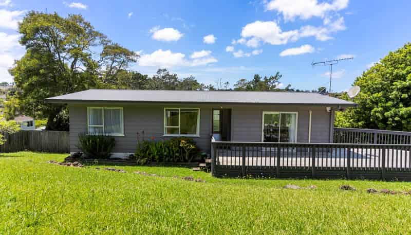 21  Erica Road, Sunnynook