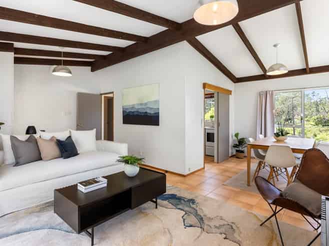 21  Erica Road, Sunnynook