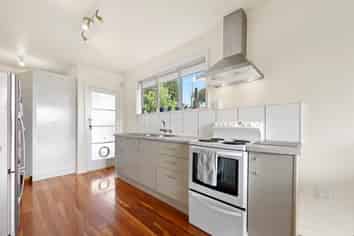 339 Cobham Drive, Hamilton East