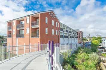 215/1A Soljak Place, Mount Albert