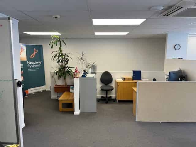 1st Floor office for sale as a tenanted investment
