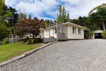 2497 Coast Road, Pongaroa