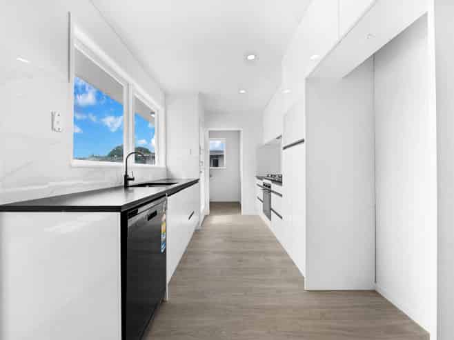 16  Heybridge Street, Manurewa