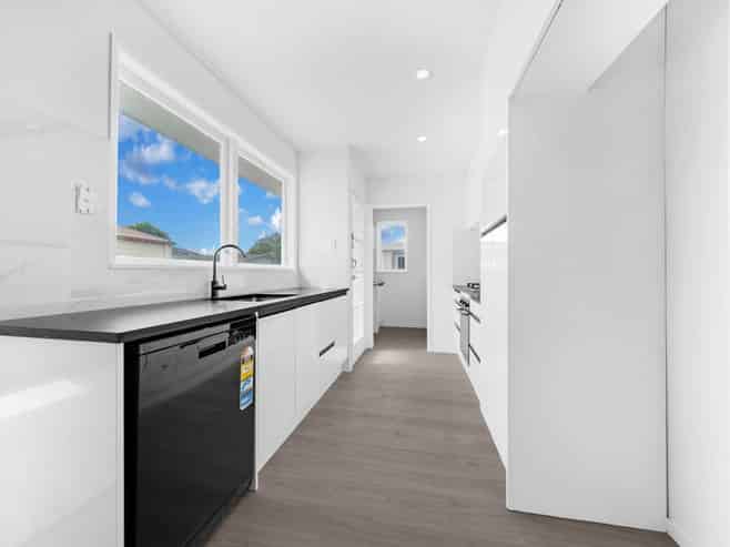 16  Heybridge Street, Manurewa