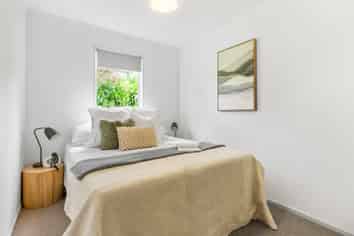 39 Colchester Crescent, Newlands