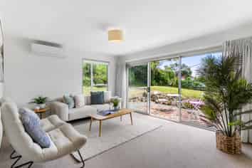 39 Colchester Crescent, Newlands